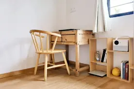 最低成本的房间改造完成——不花钱就拥有了一张实木书桌…