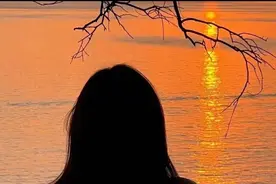 拥抱能增强情侣间的感情视频封面