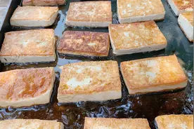 街边火爆小吃“铁板豆腐”做法秘方告诉你，一天要卖500份