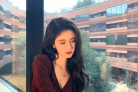 Into  you  明明知道没有答案，可是还是绝望的问出“我该怎么办视频封面