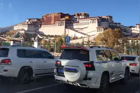 热烈祝贺：拉萨今天公交车通车啦！请朋友们共赏拉萨街景。视频封面