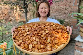 婆婆做“蜜三刀”的详细教程来了，色泽金黄，外酥里软，太好吃了视频封面