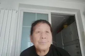 沙奶奶对待同志亲如一家，精心调理真不差，缝补浆洗不停手，一日