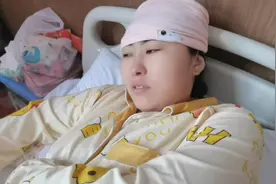 剖宫产第四天，媳妇奶涨的很硬，疼的直哭，这可怎么办视频封面