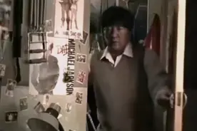 父亲开门撞见儿子在约会视频封面