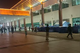 旅客半夜从澳门回来，还可以坐凌晨1点15分的珠海尾班公交车视频封面