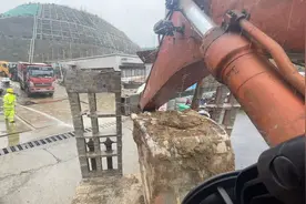 从业挖机行业九年了，想改行，能做什么呢。