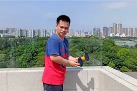 江景别墅顶楼天台，装上钢化玻璃加铝合金护栏，简直不能更漂亮了视频封面