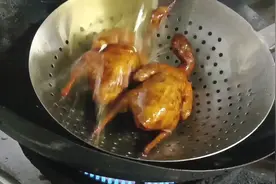 红烧乳鸽制作过程，点赞点赞收藏视频封面