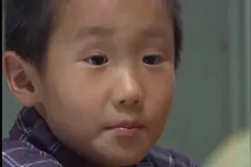 没被父母揍过的童年，不是完美的童年。视频封面
