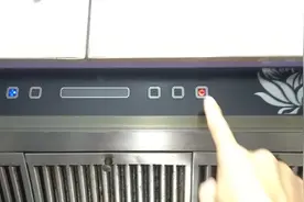 油烟机按键失灵，师傅不花钱也能修好。