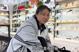巍巍现在122斤，一米六的身高不胖不瘦，连营业员都夸她有气质视频封面