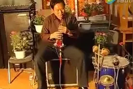 一人同时演奏 6种乐器 ，绝了！