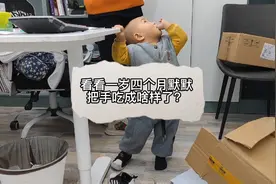 一岁四个月二宝各种吃手，看看把指甲和指头吃成什么样了？视频封面