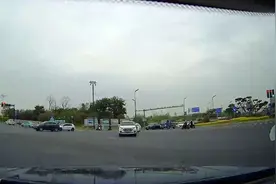 #闯红灯会产生的后果