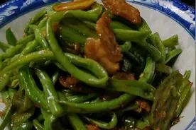 大厨分享：大碗长豆角的家常做法，做法简单，翠绿又入味。视频封面