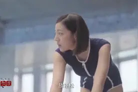 美女落水爆笑场面