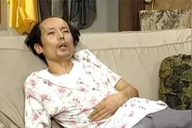 居然有人爱闻女人裹脚布！据说只有这样才能写出文章！视频封面