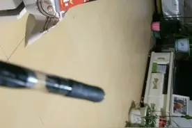 如何用一支中性笔打造一支枪!轻松又好玩!你也来试试吧!视频封面