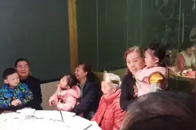 妈妈86岁生日，全家四代同堂几十号人为妈妈祝寿，就差我一个人