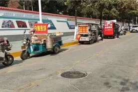 天翻地覆！实拍南阳一中小吃一条街的巨变！视频封面