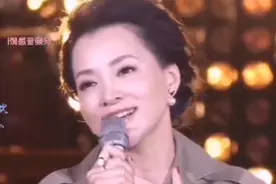 情感音频配音秀：巜爱你和忘记我都不可以》句句肺腑之言感人肺腑视频封面