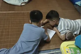 小弟弟行为让我感到非常无语视频封面