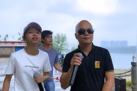 虎牙妹张大嘴就像只老虎，唱起歌原来那么温柔，来直播间人气爆棚视频封面
