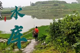 用5米4的鱼竿挑战水库，连续垂钓4小时，会是怎样的鱼获视频封面