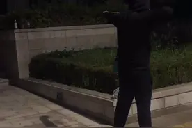 弹弓十秒速射3瓶。。。视频封面