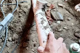 PVC管道的配件已刷好胶水，拉不下来怎么办？