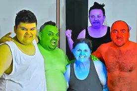 超级英雄们为了证明自己，竟不断的整蛊自己，这也太搞笑了吧视频封面