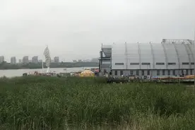 大家猜猜我在哪里，这里风景迷人，是拍婚纱照的好地方。