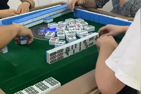 红中麻将，美女老师菜鸟🐦就是无法改变的，技术打不出来！！视频封面