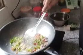 农历七月十三，祭奠逝去的亲人，请祖宗们回家吃饭视频封面