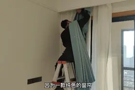 儿童房窗帘安装，白色墙面，蓝绿色窗帘选的太成功了，太好看了