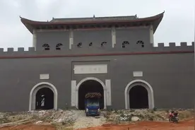 贵港体育中心后面，六八村中建设的，蒙括纪念馆，建成咋样了！视频封面