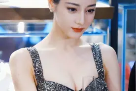 每一次红毯都是出圈名场面，终于明白了什么叫摇曳生姿视频封面