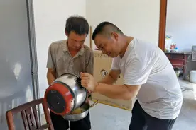 农村单身大哥的快乐，难道是吃饱喝足后自己骂自己一句，结尾好逗视频封面