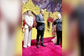 二驴徒弟元宝大婚。元宝跪下感恩师傅二驴视频封面