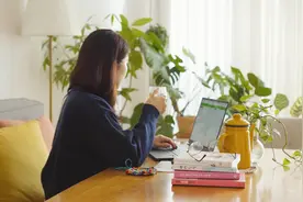 韩国主妇如何平衡生活， 13年家庭主妇的养育子女和家庭生活分享视频封面