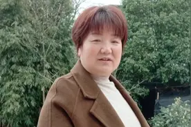 快满八十岁的老爸听说我要回来了，多早就在街上来接我啦真幸福！视频封面