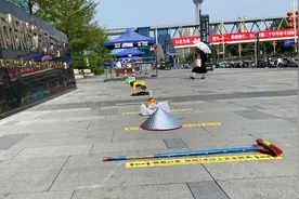 哈哈，广东人的梗一般人是体会不到的，画面太有趣了。视频封面