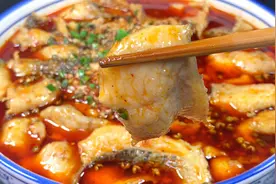 手把手教你水煮鱼的懒人做法，鱼片鲜香滑嫩，味道比饭店的还好吃视频封面