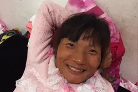 流浪女不会收拾房间房间非常乱东北大姐和贵州小伙帮她收拾房间视频封面