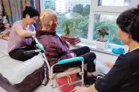 老爸不放弃！我们就努力！老爸就有希望！有爸在我再老也是孩子！视频封面