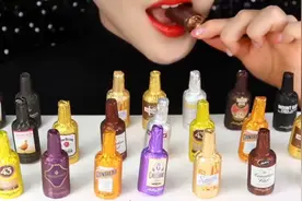 小姐姐吃巧克力小酒瓶#吃播#解压视频#声控解压#咀嚼声#甜品控视频封面