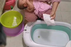 给妹妹洗澡视频封面