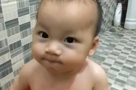 哥哥越大越不听话，老是喜欢把你弄哭。都没有好好带过你，惹哭视频封面