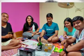 在印度禁止喝酒？？女儿和爸爸一起喝，朋友们不醉不归～视频封面